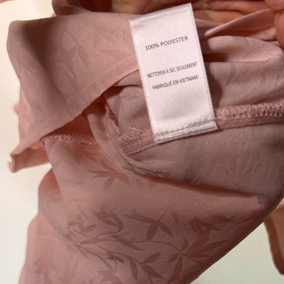 ASTR Blush Pink Satin Pleated Front V Neck Tie Kimono Top - Picture 9 of 14